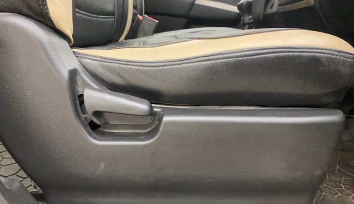 2013 Maruti Wagon R 1.0 LXI, Petrol, Manual, 62,223 km, Driver Side Adjustment Panel
