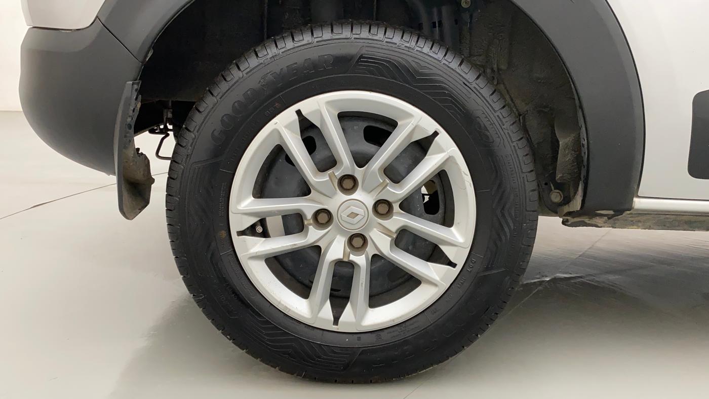 2020 Renault TRIBER RXT, Petrol, Manual, 58,372 km, Right Rear Wheel