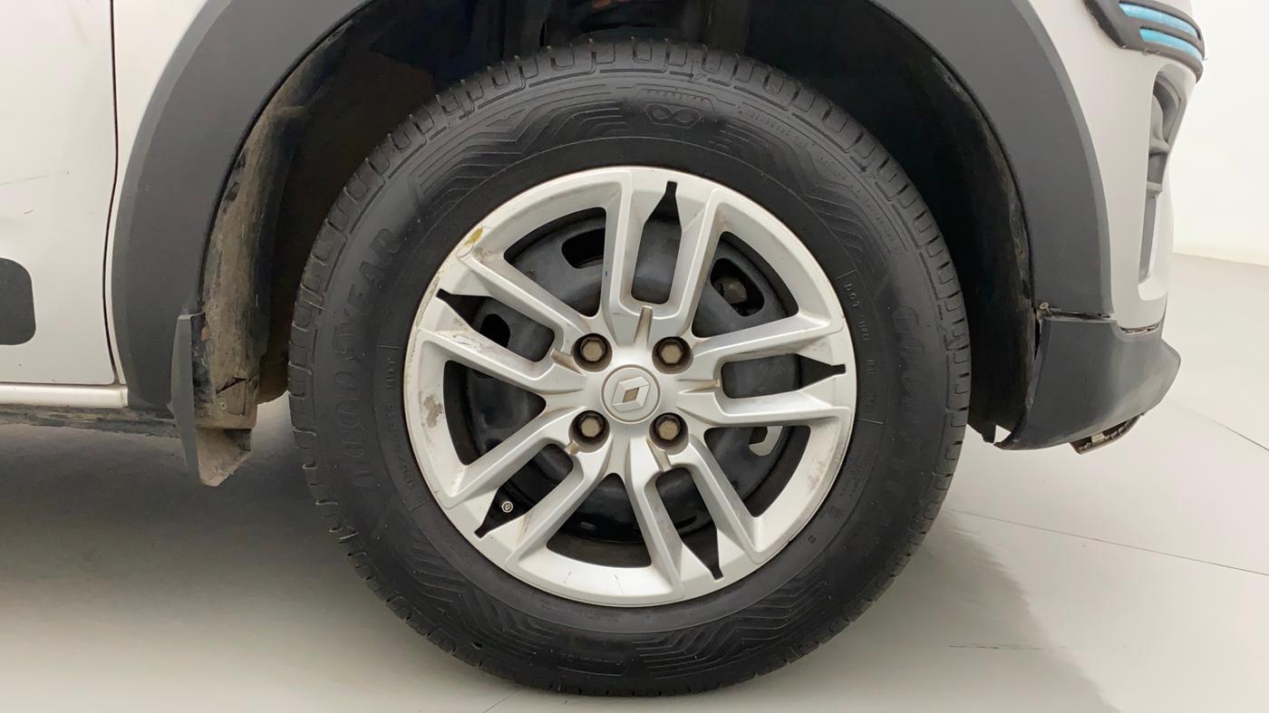 2020 Renault TRIBER RXT, Petrol, Manual, 58,372 km, Right Front Wheel