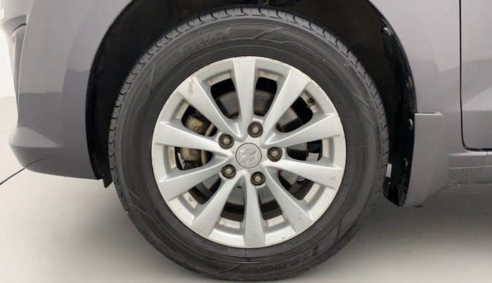 2013 Maruti Ertiga ZXI, CNG, Manual, 99,071 km, Left Front Wheel