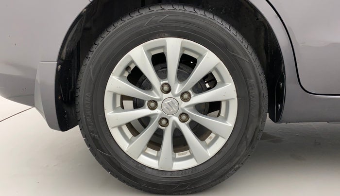 2013 Maruti Ertiga ZXI, CNG, Manual, 99,071 km, Right Rear Wheel
