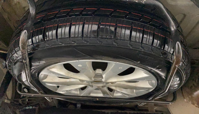 2013 Maruti Ertiga ZXI, CNG, Manual, 99,071 km, Spare Tyre