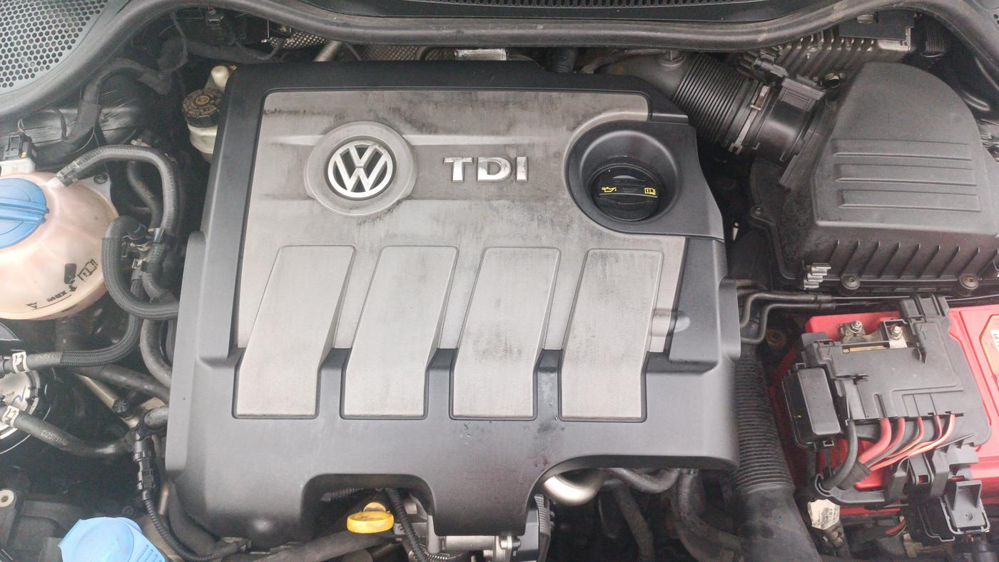 2015 Volkswagen Polo COMFORTLINE 1.2 Diesel, Diesel, Manual, 77,067 km, Engine View