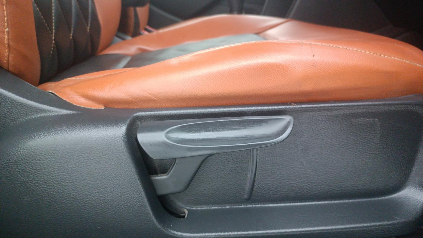 2015 Volkswagen Polo COMFORTLINE 1.2 Diesel, Diesel, Manual, 77,067 km, Driver Side Adjustment Panel