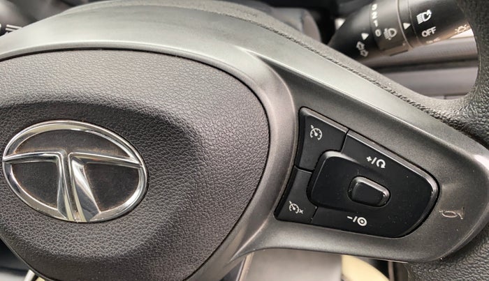 2022 Tata ALTROZ XZ PETROL, Petrol, Manual, 29,714 km, Adaptive Cruise Control