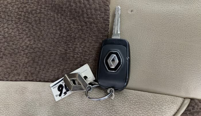 2019 Renault Duster RXS PETROL, Petrol, Manual, 91,733 km, Key Close Up