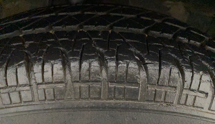 2012 Maruti Ritz VXI, Petrol, Manual, 19,582 km, Right Front Tyre Tread