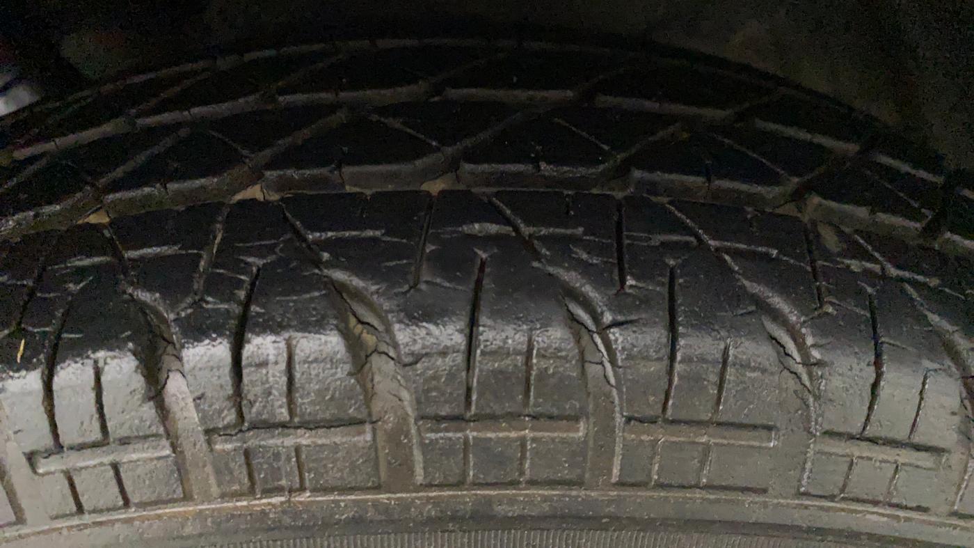 2012 Maruti Ritz VXI, Petrol, Manual, 19,582 km, Left Front Tyre Tread