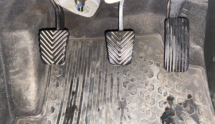 2017 Hyundai Verna 1.6 VTVT SX O, Petrol, Manual, 49,542 km, Pedals