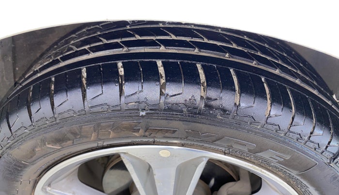 2017 Hyundai Verna 1.6 VTVT SX O, Petrol, Manual, 49,542 km, Right Front Tyre Tread