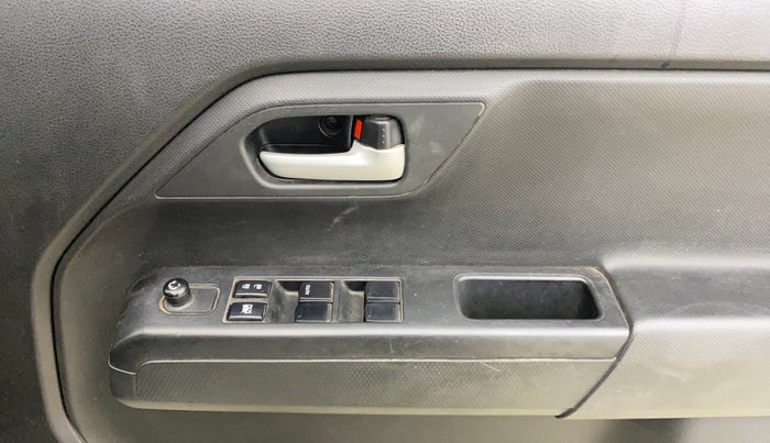 2020 Maruti New Wagon-R VXI 1.2, Petrol, Manual, 28,925 km, Driver Side Door Panels Control