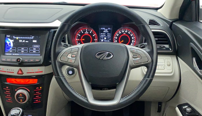 2019 Mahindra XUV300 W8(O) 1.2 PETROL DUAL TONE, Petrol, Manual, 9,646 km, Steering Wheel Close Up
