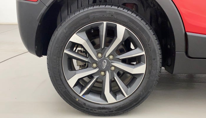 2019 Mahindra XUV300 W8(O) 1.2 PETROL DUAL TONE, Petrol, Manual, 9,646 km, Right Rear Wheel