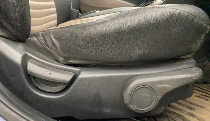 2016 Hyundai Grand i10 ASTA AT 1.2 KAPPA VTVT, Petrol, Automatic, 86,550 km, Driver Side Adjustment Panel