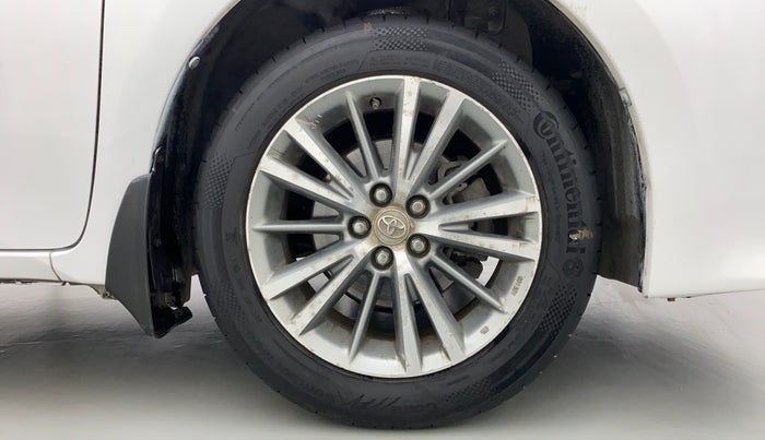 2016 Toyota Corolla Altis VL AT, Petrol, Automatic, 42,403 km, Right Front Wheel