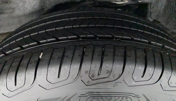 2016 Toyota Corolla Altis VL AT, Petrol, Automatic, 42,403 km, Right Rear Tyre Tread