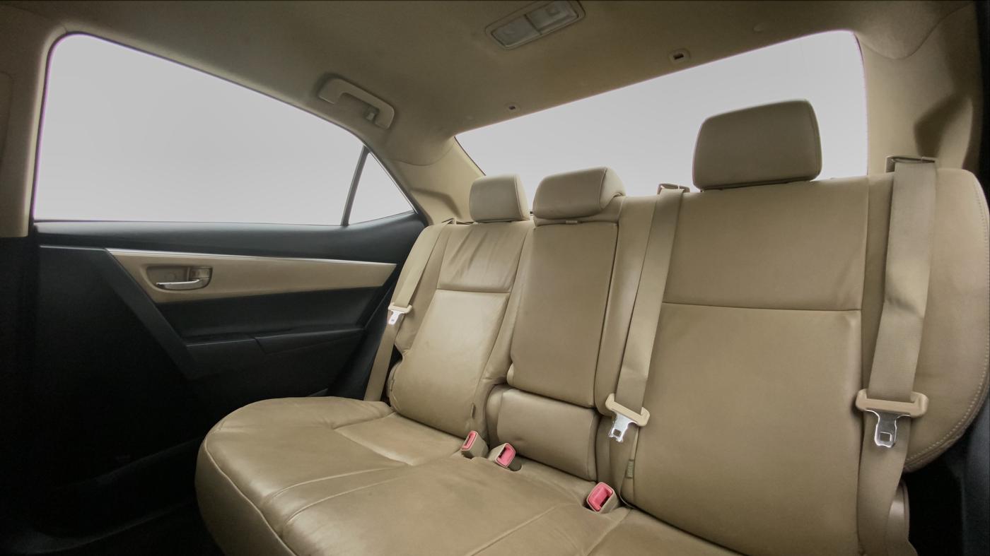2016 Toyota Corolla Altis VL AT, Petrol, Automatic, 42,403 km, Right Side Rear Door Cabin