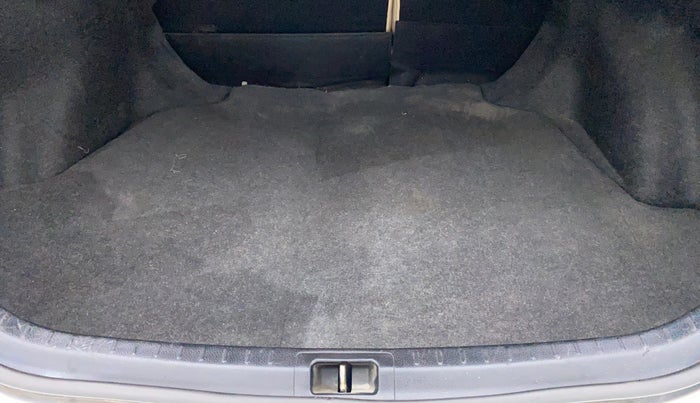 2016 Toyota Corolla Altis VL AT, Petrol, Automatic, 42,403 km, Boot Inside