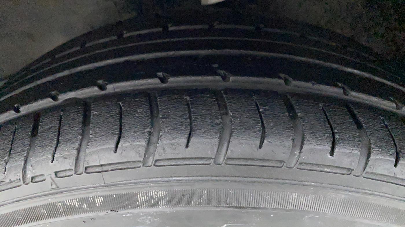 2016 Toyota Corolla Altis VL AT, Petrol, Automatic, 42,403 km, Left Front Tyre Tread