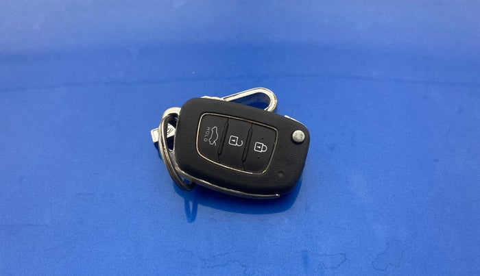 2018 Hyundai Xcent SX 1.2, Petrol, Manual, 79,890 km, Key Close Up