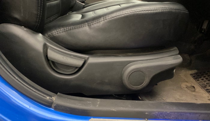 2018 Hyundai Xcent SX 1.2, Petrol, Manual, 79,890 km, Driver Side Adjustment Panel