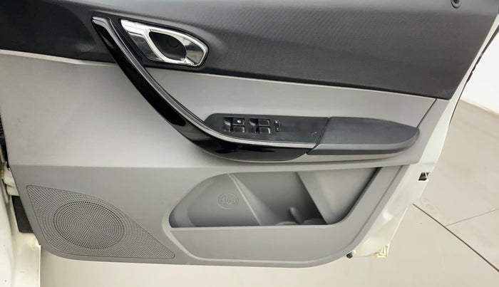 2020 Tata Tiago XZ PLUS PETROL, Petrol, Manual, 61,902 km, Driver Side Door Panels Control