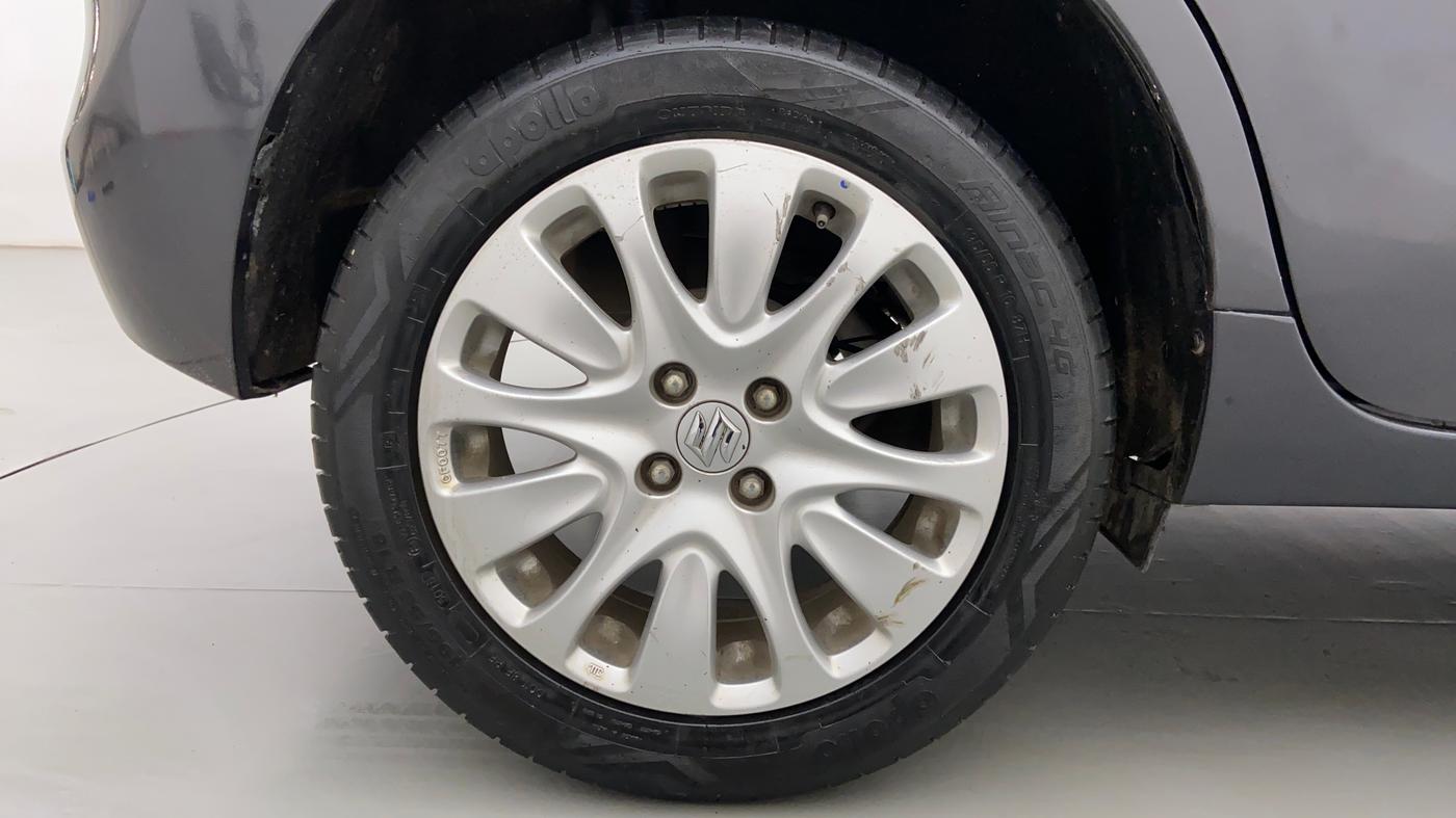 2015 Maruti Baleno ALPHA PETROL 1.2, Petrol, Manual, 44,873 km, Right Rear Wheel
