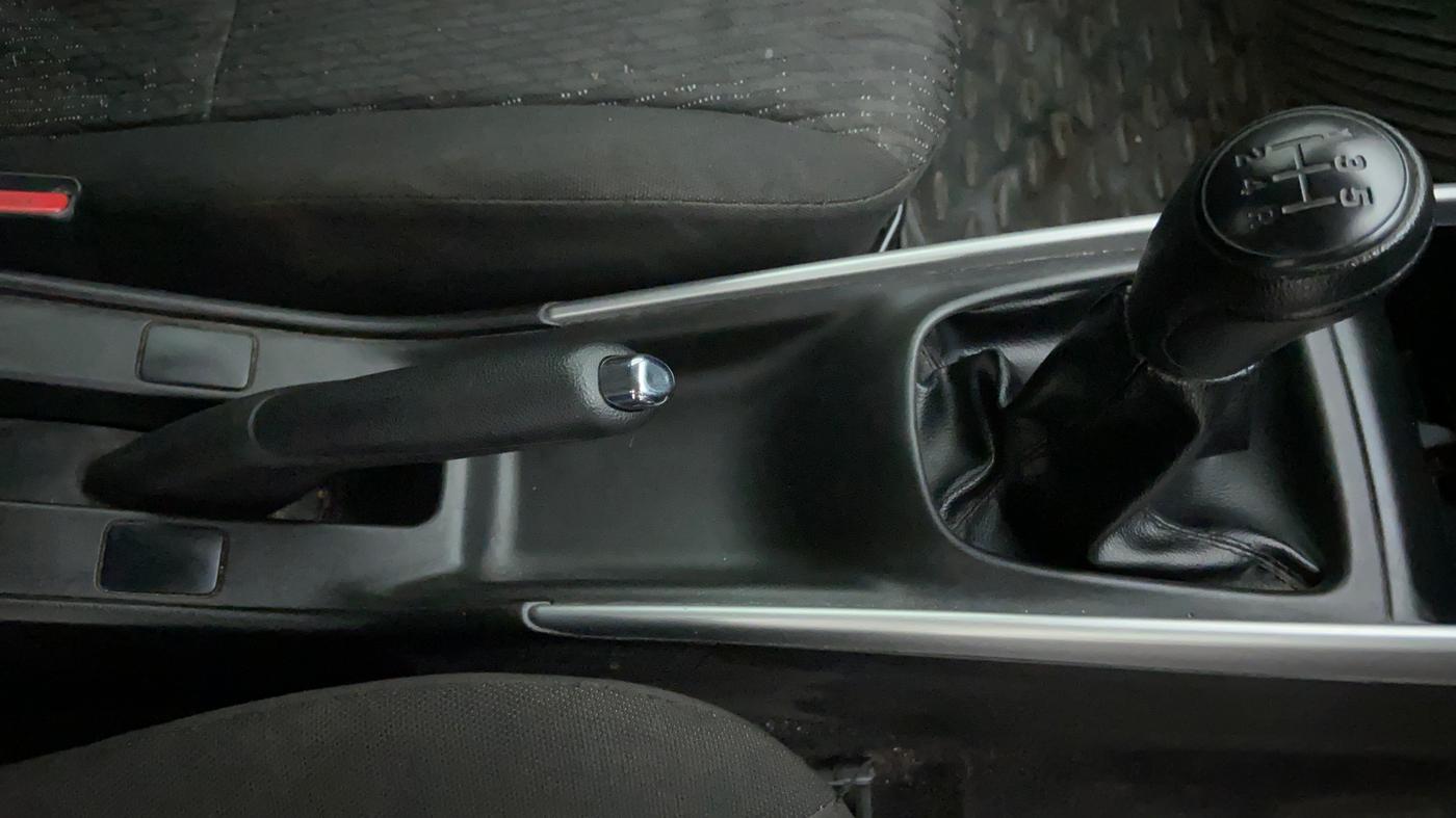 2015 Maruti Baleno ALPHA PETROL 1.2, Petrol, Manual, 44,873 km, Gear Lever
