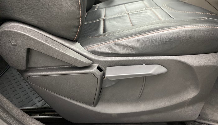 2017 Ford Ecosport 1.5 TITANIUM TI VCT, Petrol, Manual, 28,510 km, Driver Side Adjustment Panel