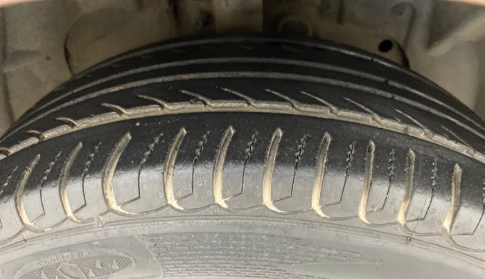 2017 Ford Ecosport 1.5 TITANIUM TI VCT, Petrol, Manual, 28,510 km, Right Front Tyre Tread