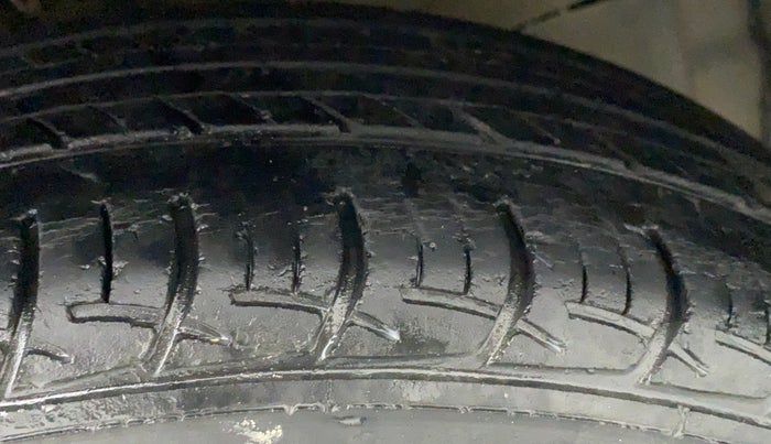 2017 Maruti Baleno DELTA PETROL 1.2, Petrol, Manual, 68,621 km, Right Rear Tyre Tread