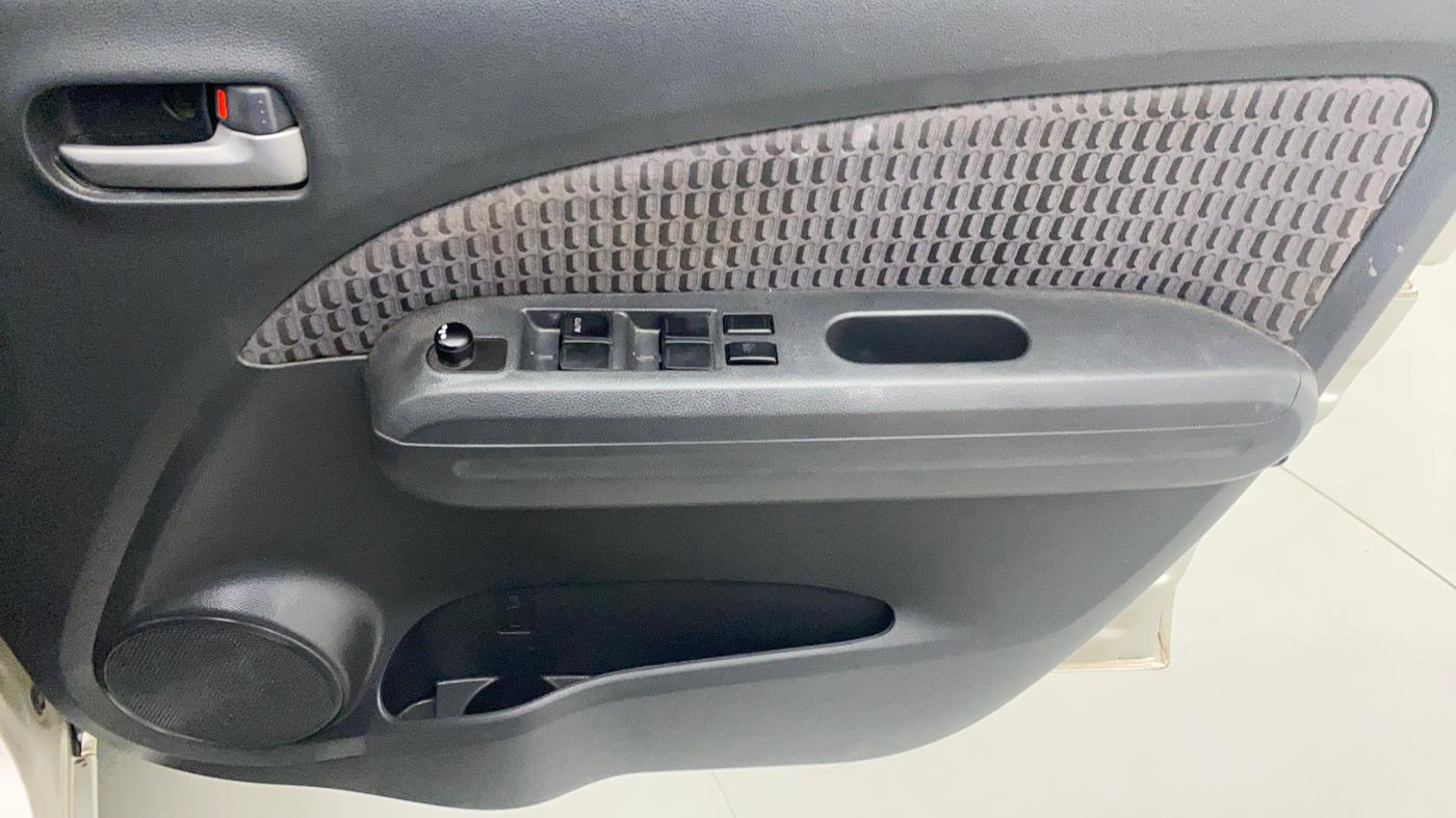 2014 Maruti Ritz ZXI, Petrol, Manual, 34,379 km, Driver Side Door Panels Control