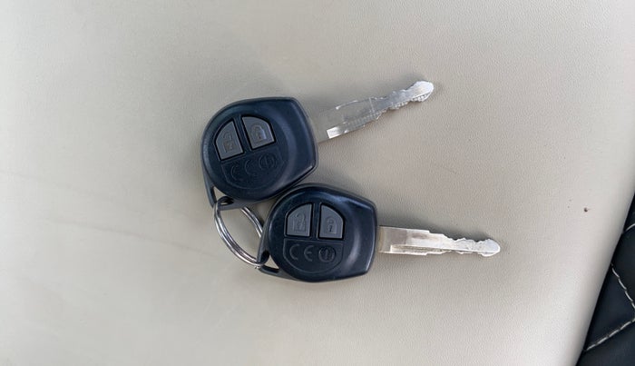 2019 Maruti Dzire VDI, Diesel, Manual, 41,679 km, Key Close Up