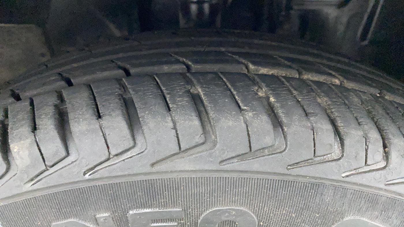2019 Datsun Redi Go A, Petrol, Manual, 21,951 km, Right Front Tyre Tread