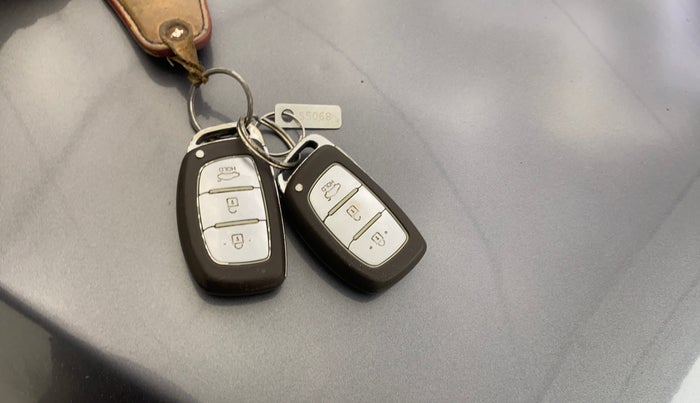 2014 Hyundai Grand i10 ASTA 1.2 KAPPA VTVT, Petrol, Manual, 75,459 km, Key Close Up