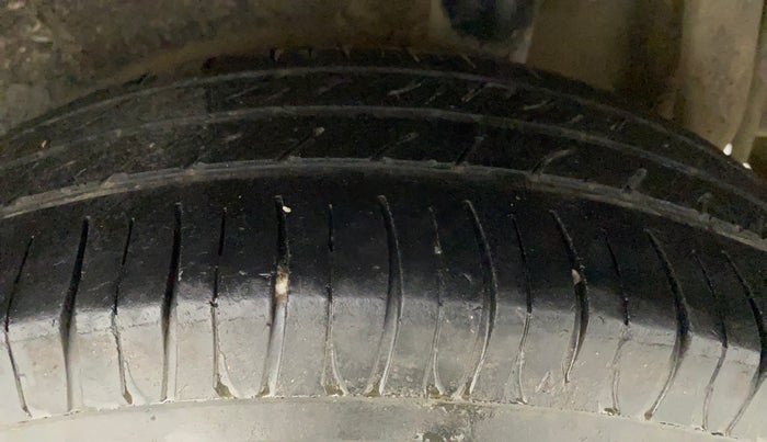 2015 Maruti Celerio ZXI AMT, Petrol, Automatic, 1,06,212 km, Left Rear Tyre Tread