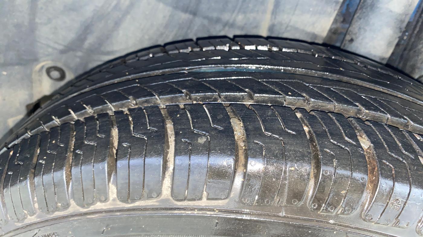 2014 Maruti Swift ZXI, Petrol, Manual, 46,174 km, Left Rear Tyre Tread