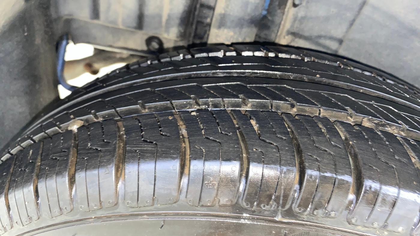 2014 Maruti Swift ZXI, Petrol, Manual, 46,174 km, Right Rear Tyre Tread