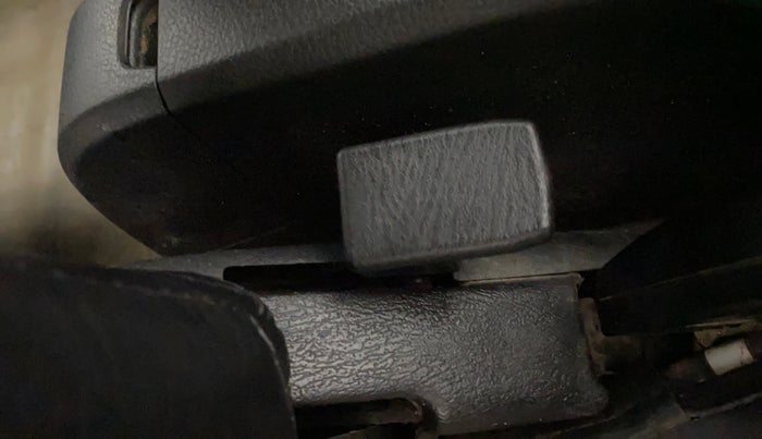 2024 Maruti Eeco 7 STR STD 1.2, Petrol, Manual, 42,191 km, Driver Side Adjustment Panel