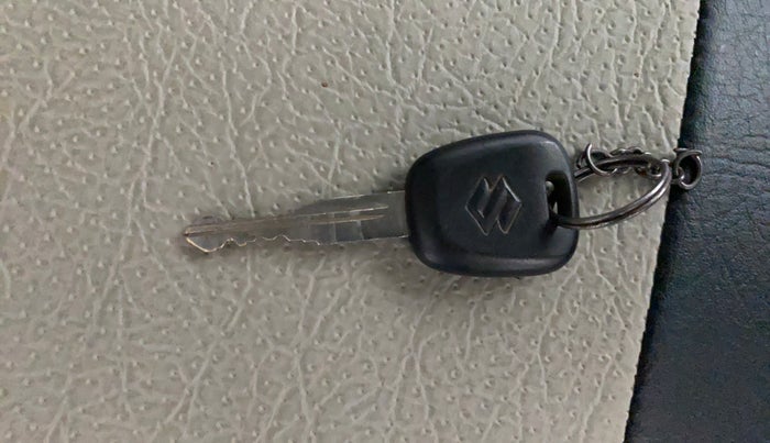 2024 Maruti Eeco 7 STR STD 1.2, Petrol, Manual, 42,191 km, Key Close Up