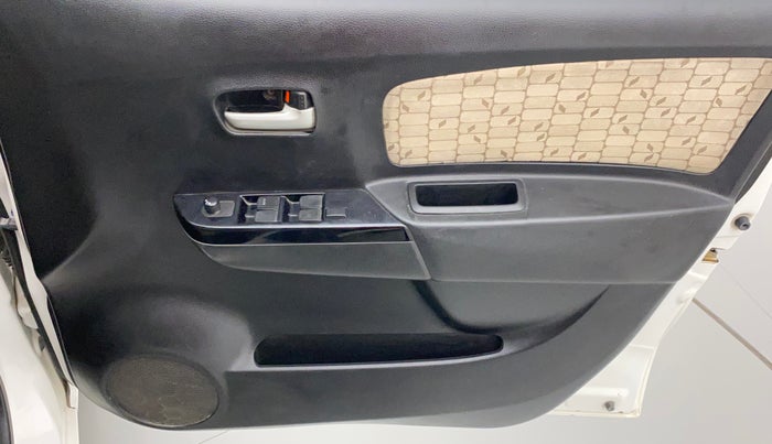2017 Maruti Wagon R 1.0 VXI, CNG, Manual, 89,807 km, Driver Side Door Panels Control