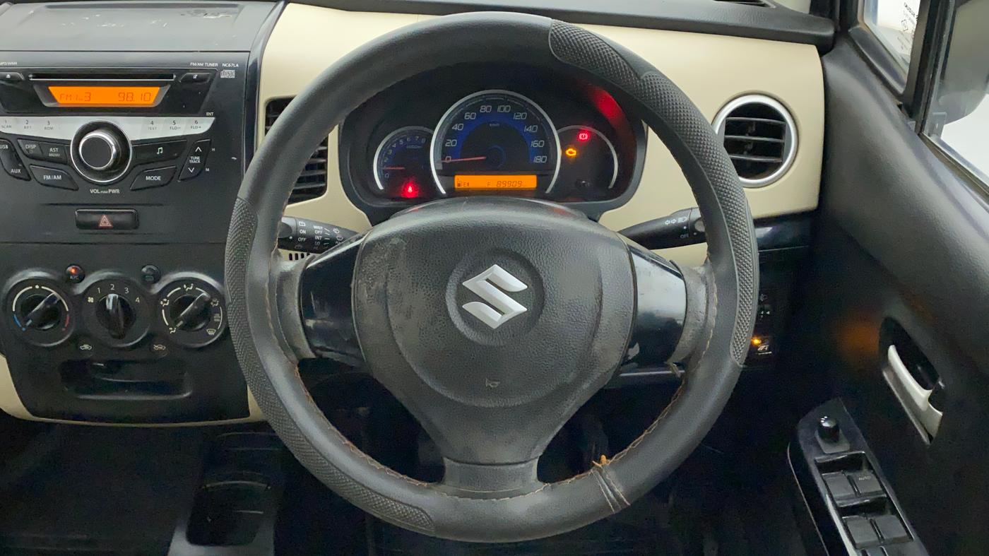 2017 Maruti Wagon R 1.0 VXI, CNG, Manual, 89,807 km, Steering Wheel Close Up