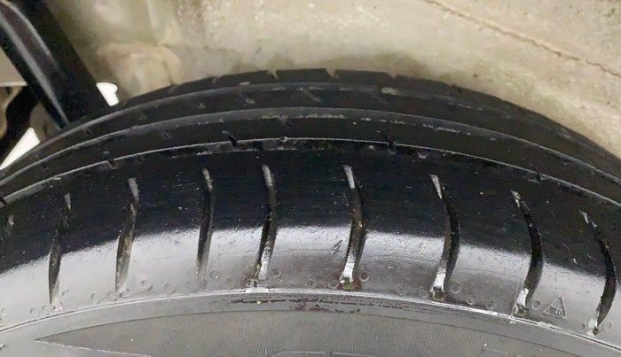 2017 Maruti Wagon R 1.0 VXI, CNG, Manual, 89,807 km, Right Rear Tyre Tread