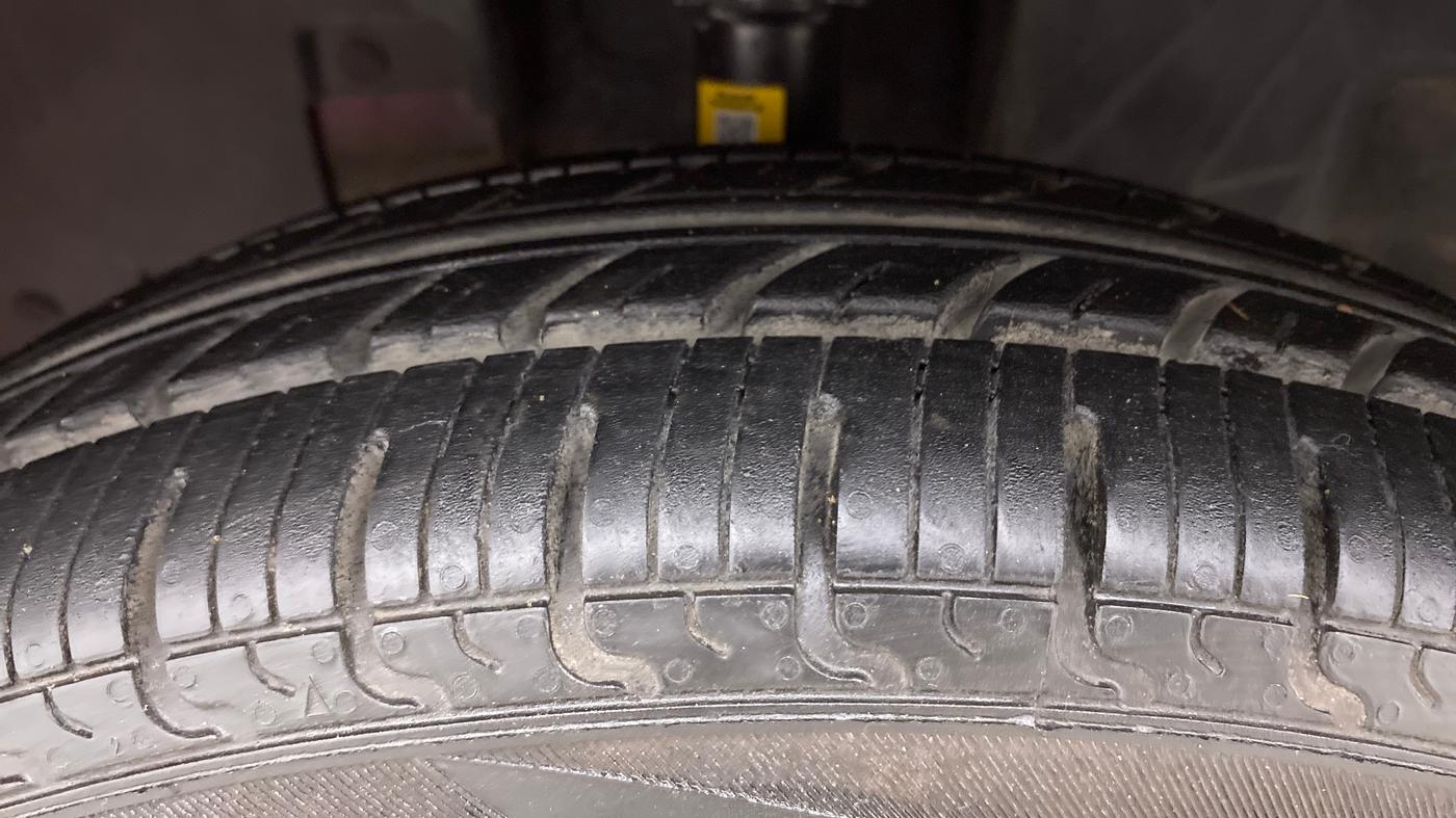 2018 Datsun Redi Go T (O), Petrol, Manual, 21,877 km, Left Front Tyre Tread
