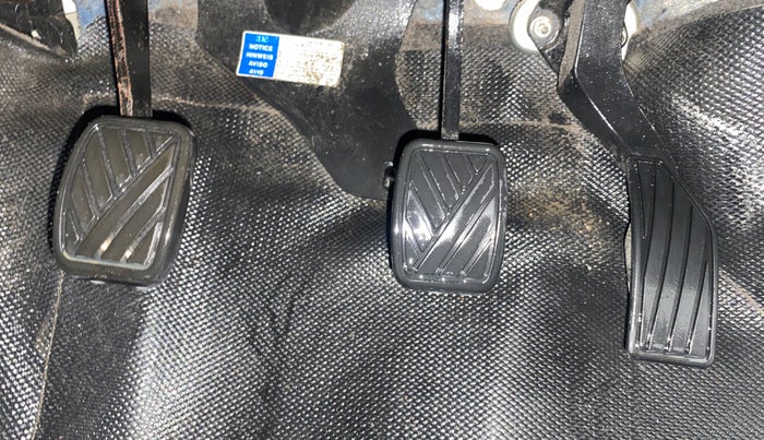 2017 Maruti Swift VXI O, Petrol, Manual, 1,47,828 km, Pedals