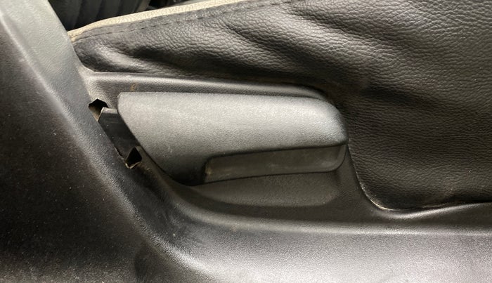 2017 Maruti Swift VXI O, Petrol, Manual, 1,47,828 km, Driver Side Adjustment Panel