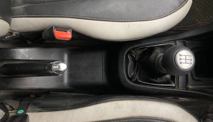 2017 Maruti Swift VXI O, Petrol, Manual, 1,47,828 km, Gear Lever