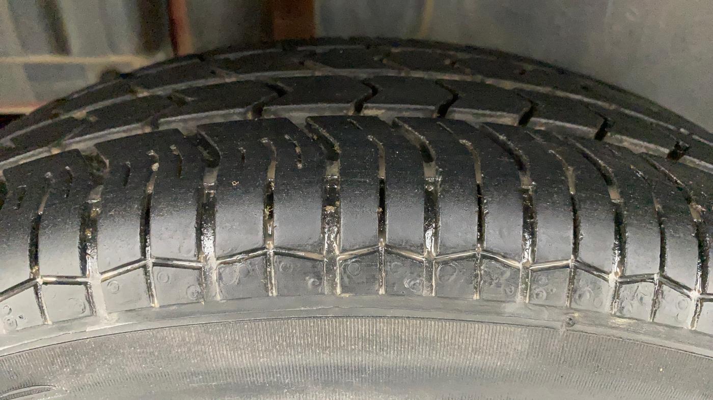 2015 Maruti Swift VXI, Petrol, Manual, 51,182 km, Right Rear Tyre Tread