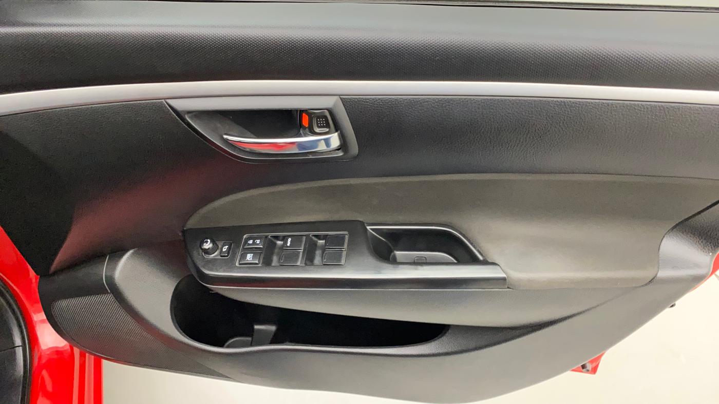 2015 Maruti Swift VXI, Petrol, Manual, 51,182 km, Driver Side Door Panels Control