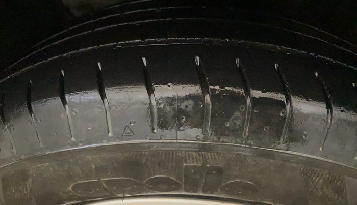 2017 Hyundai Creta E PLUS 1.6 PETROL, Petrol, Manual, 66,206 km, Left Front Tyre Tread